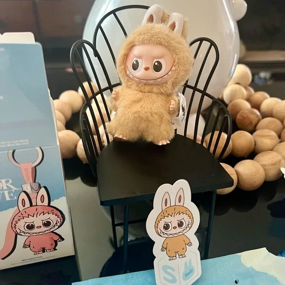 Labubu Pin For Love “Letter S” POP MART new In Hand  new - Picture 2 of 8